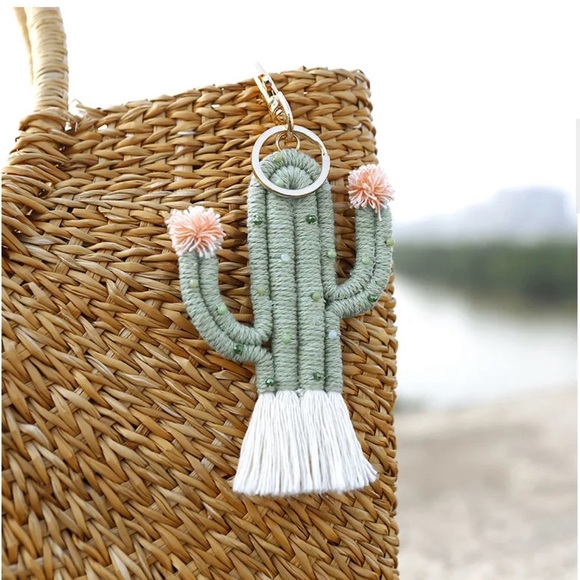 ❗️LAST ONE❗️Boho Cactus Keychain - Picture 4 of 9